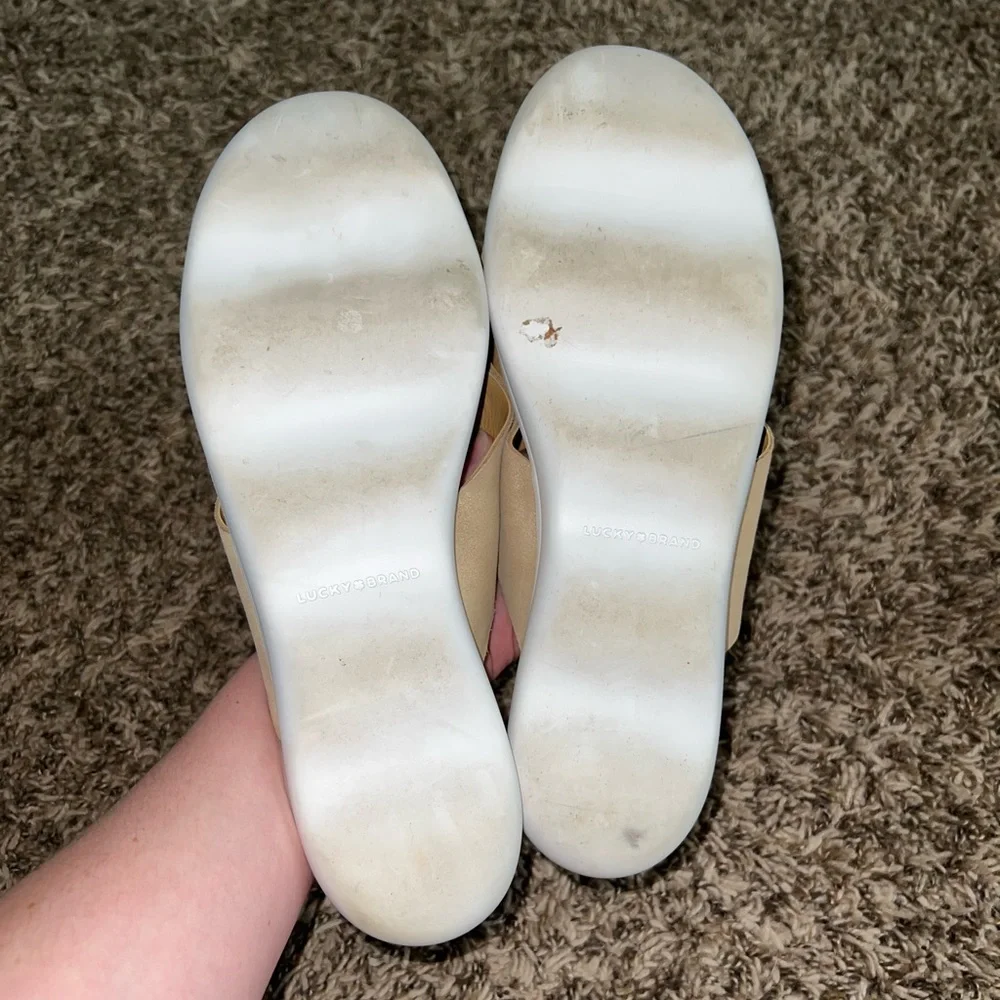 Lucky Brand Mahlay Criss Cross Sandals Size 11